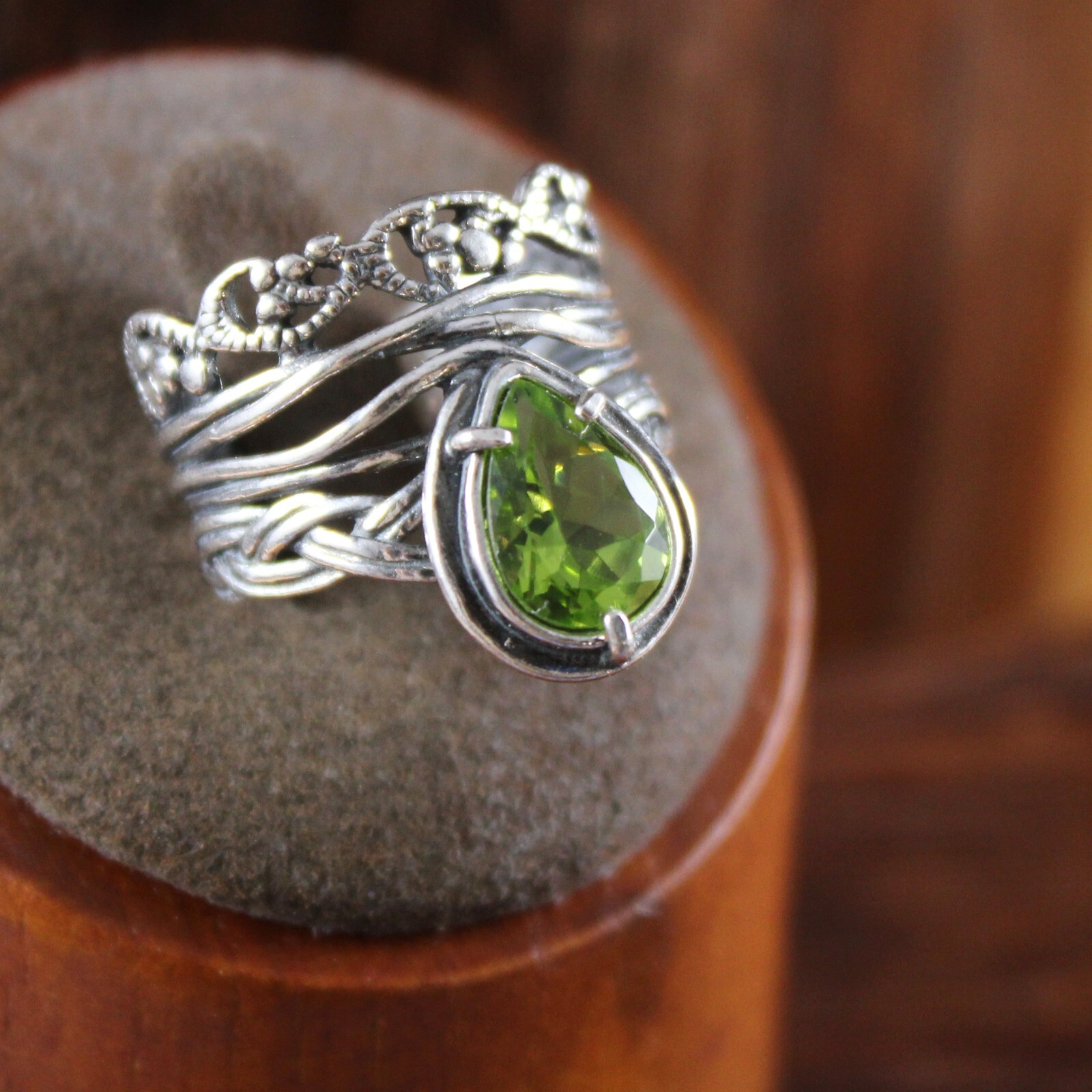 PAZ Creations Pear Shaped Peridot Ring Sterling Silver Size 7.25 PZ ISRAEL