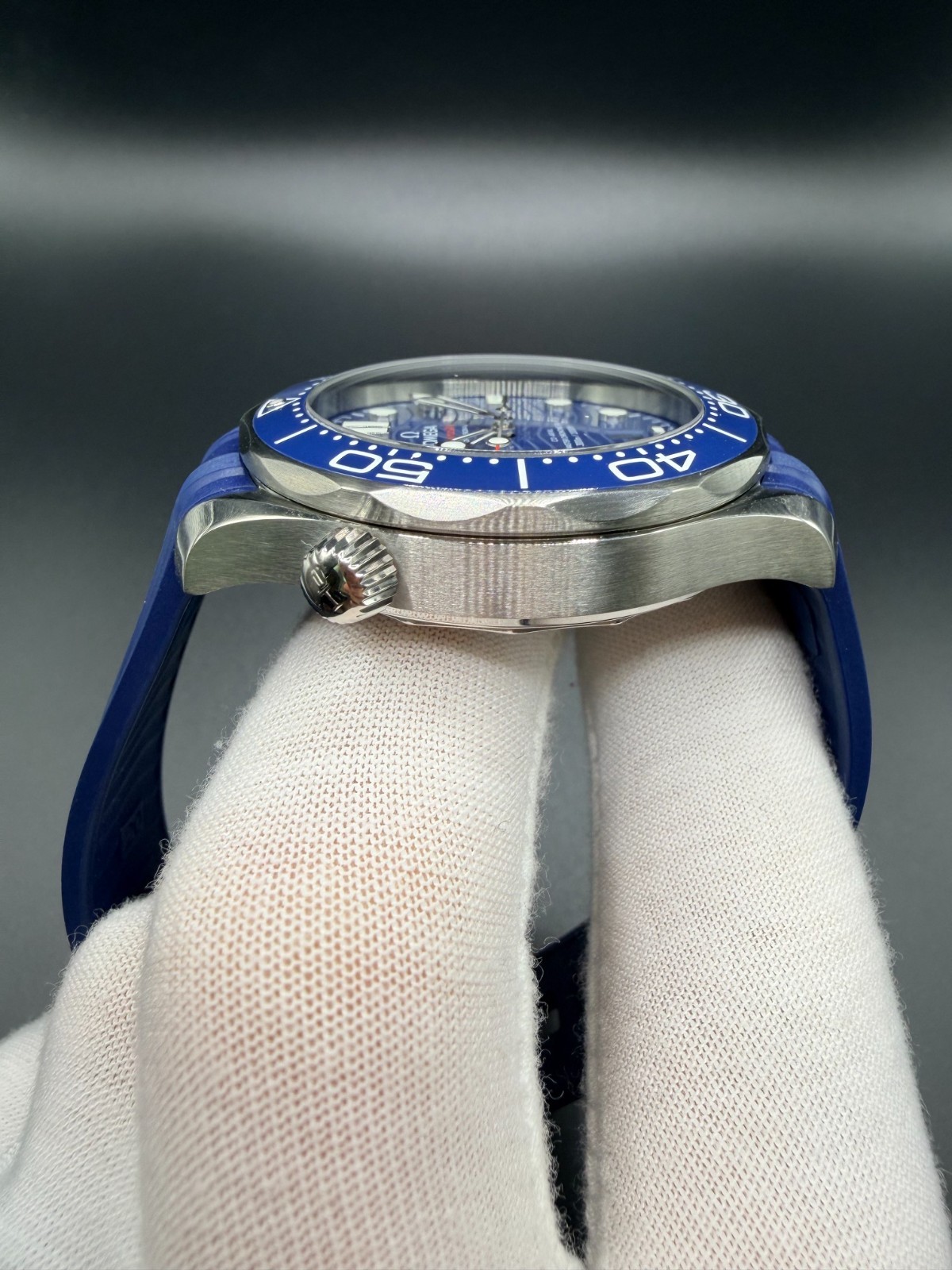 2023 Omega Seamaster Diver 300M Blue 6/23 Ref# 210.32.42.20.03.001