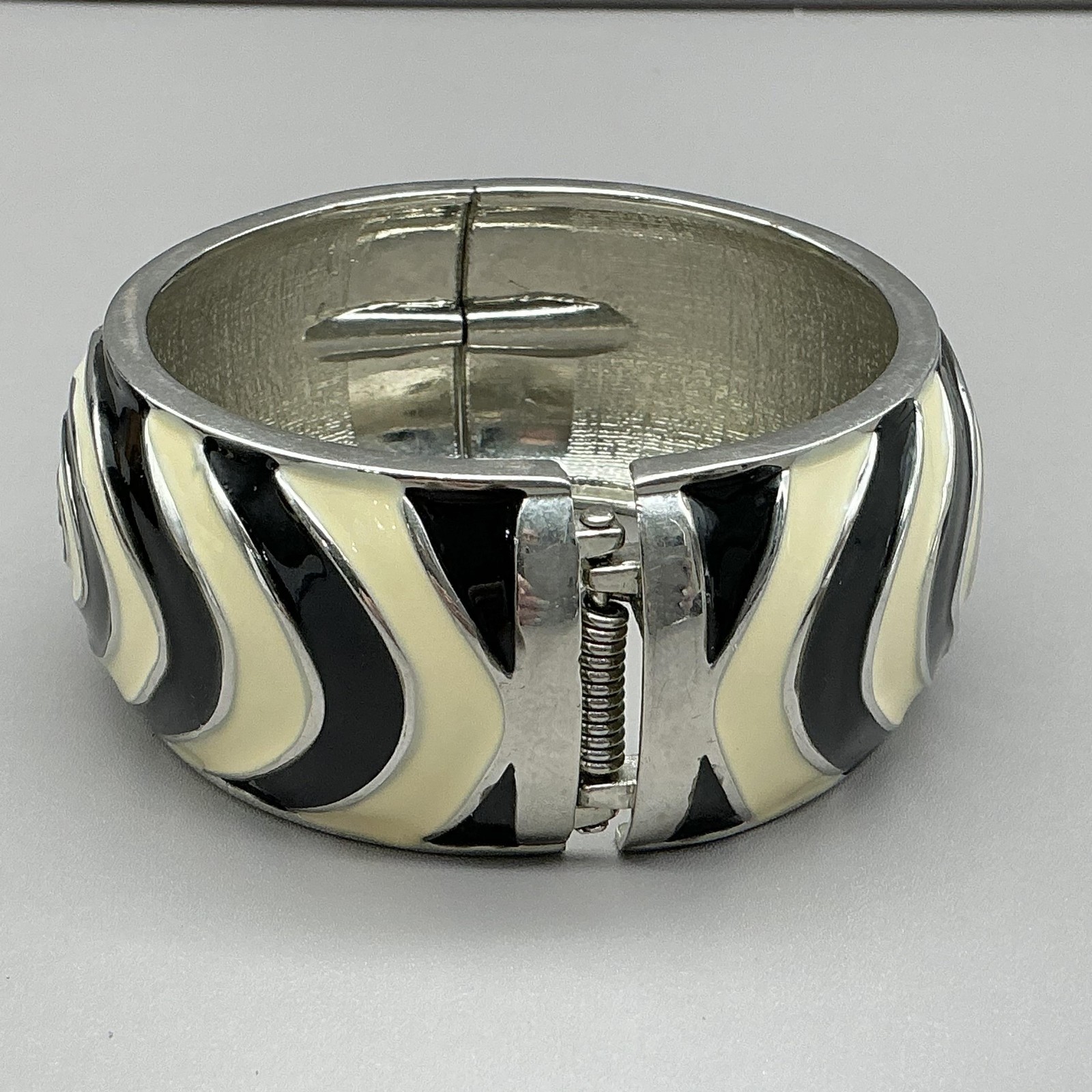 Bracelet Black Cream Enamel Wide Retro Bangle Snap Womens 7 In Fashion Jewelry