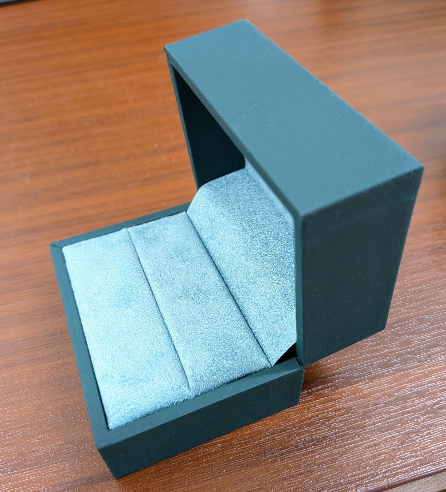 Jared The Galleria of Jewelry Green Ringbox – Brand New