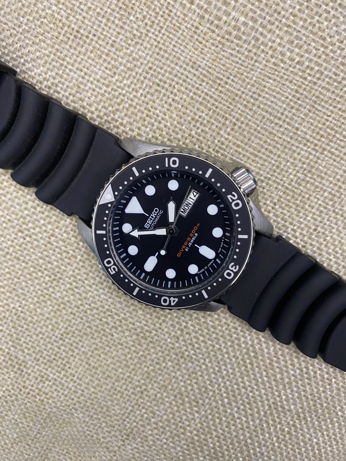 Seiko SKX007 Automatic Diver’s Watch – 200M Scuba Diver | 7S26 Movement | 42mm