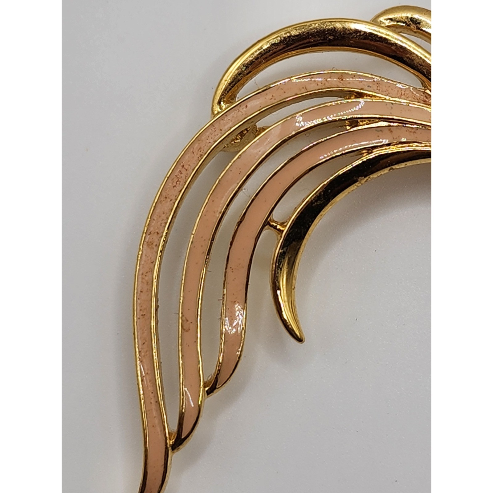 Vintage Trifari Bird of Paradise Brooch Gold Tone Pink Enamel Rhinestone Eye