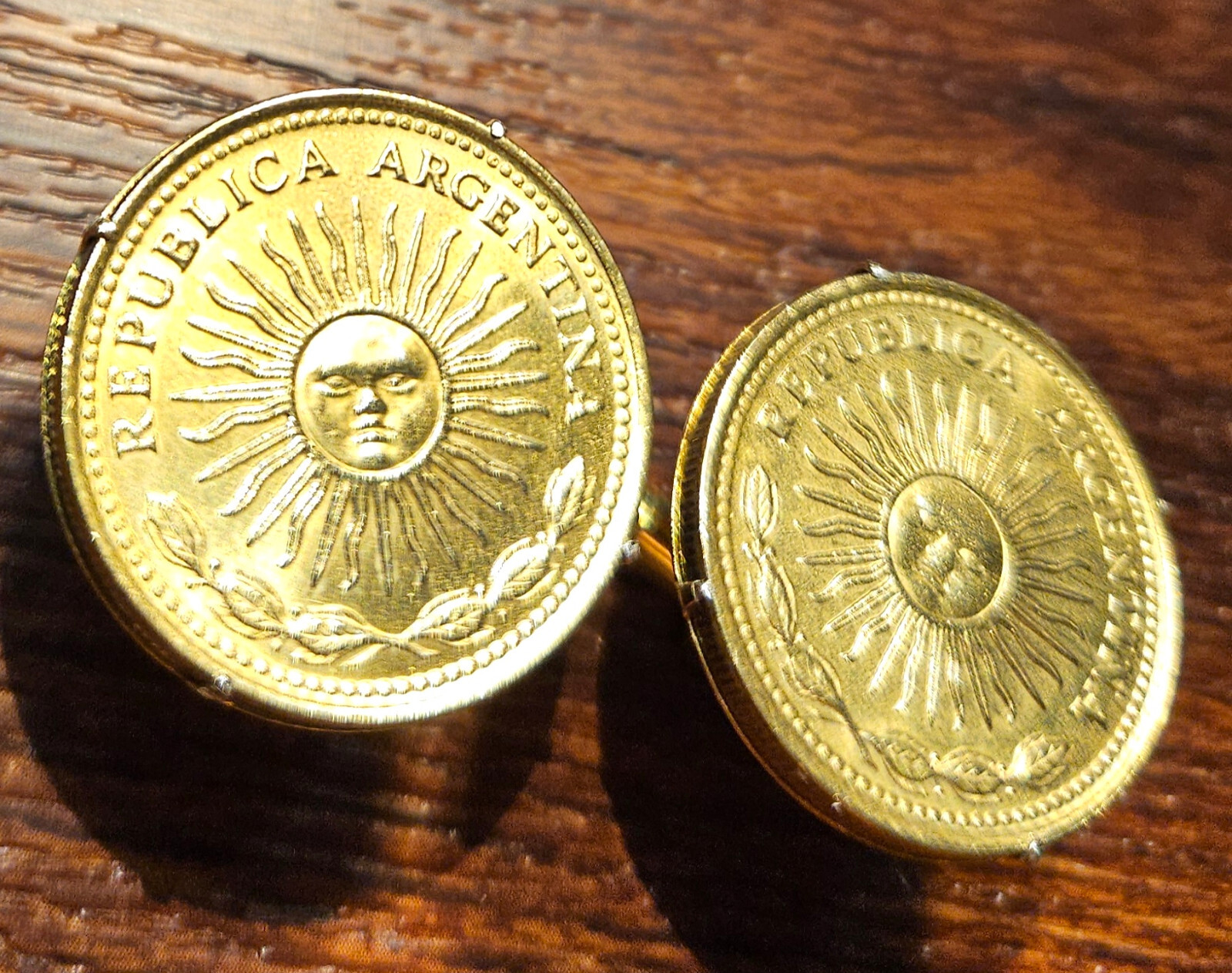 Argentina Radiant Sun Face Rays Vintage Gold Tone Brass Coin Cufflinks +Gift Box