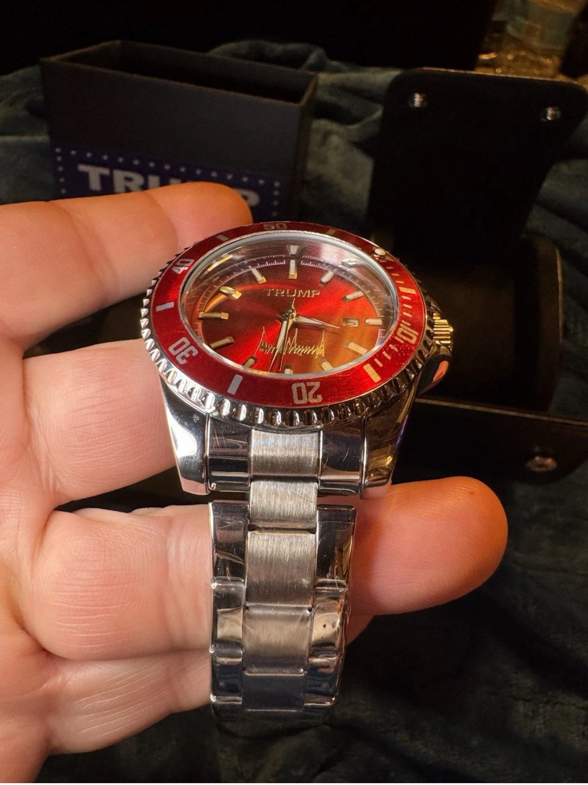 TRUMP VICTORY – Fight Fight Fight – RED BEAUTY – COMMEMORATIVE WATCH