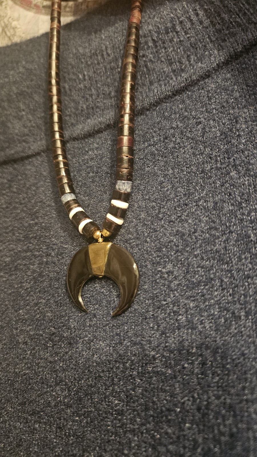 Vintage Heishi Bead Necklace Crescent Moon Pendant Tribal Boho Southwestern 18″