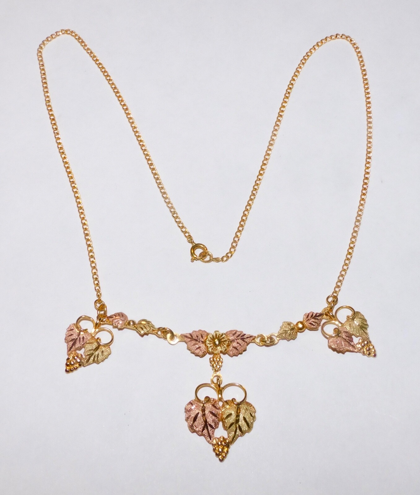 Black Hills Gold Classic 10k Three Section Fixed Pendant Leaves Necklace