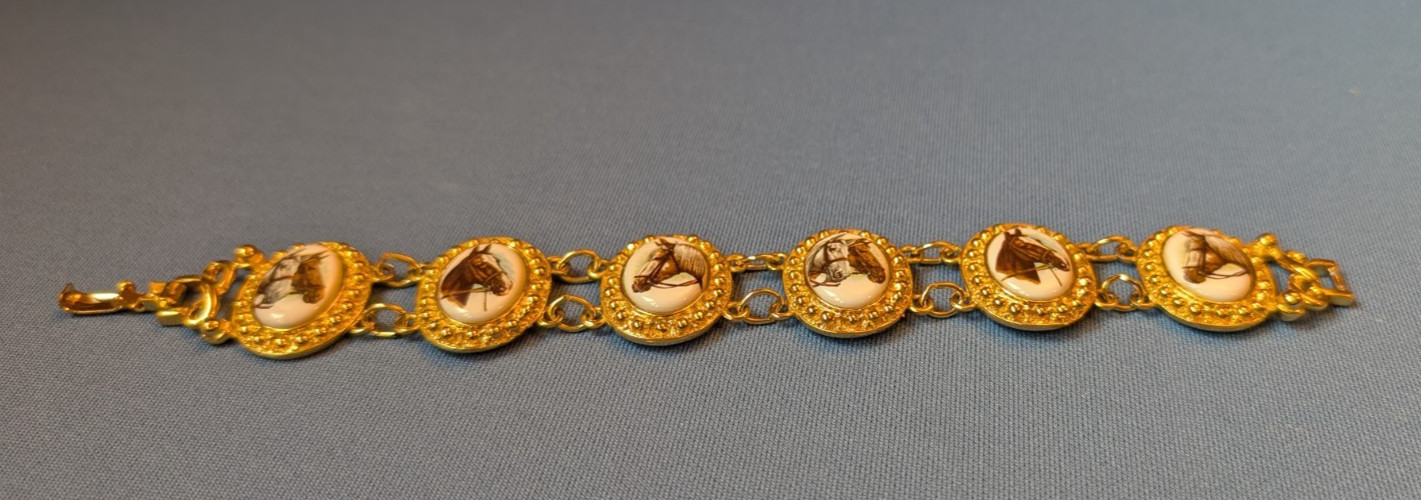 Vtg porcelain horsehead portrait fashion jewelry bracelet, gold metal setting