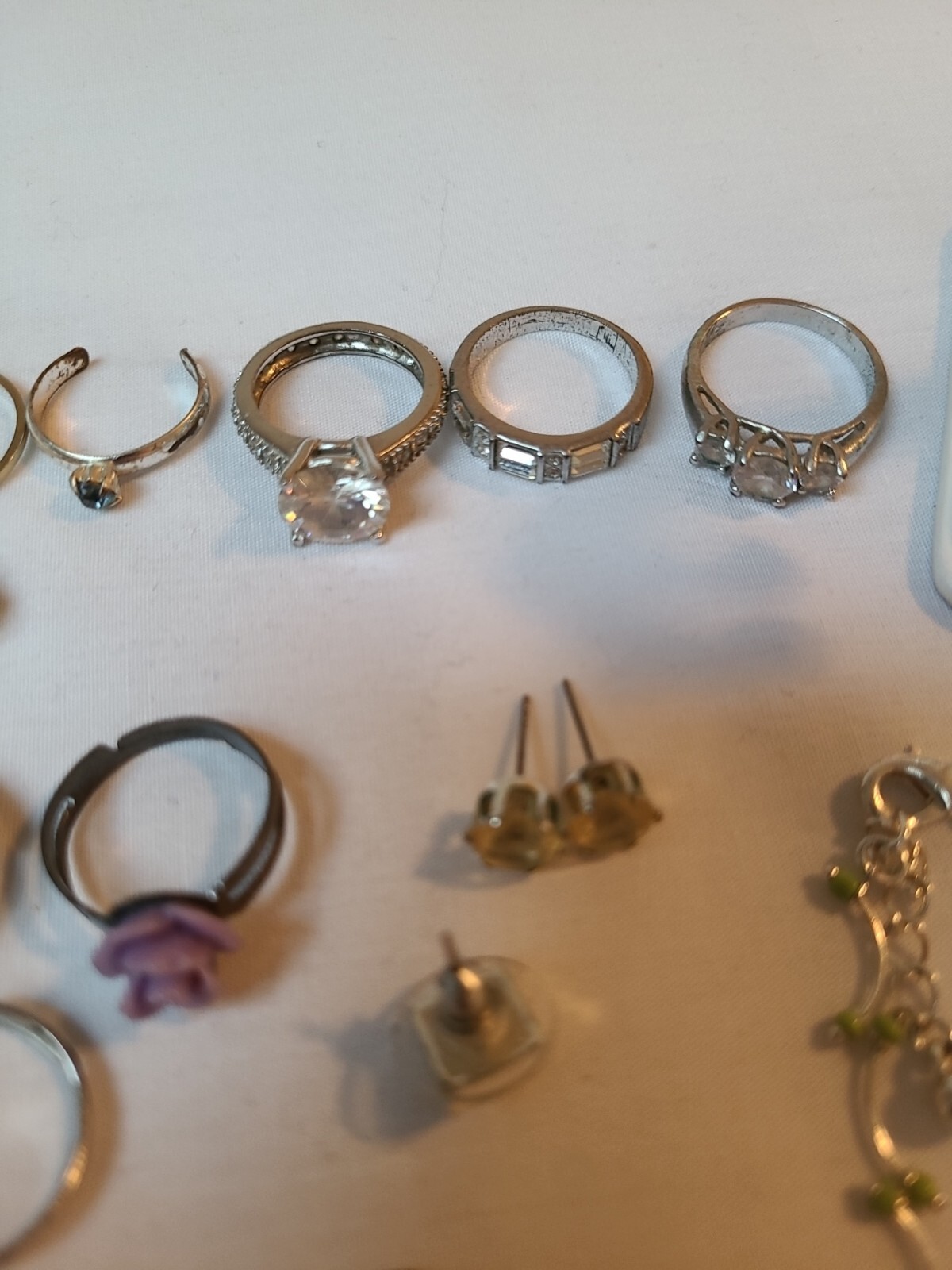 Big Lot of 39 Fashion Earrings, Bracelet & Rings [4.2]