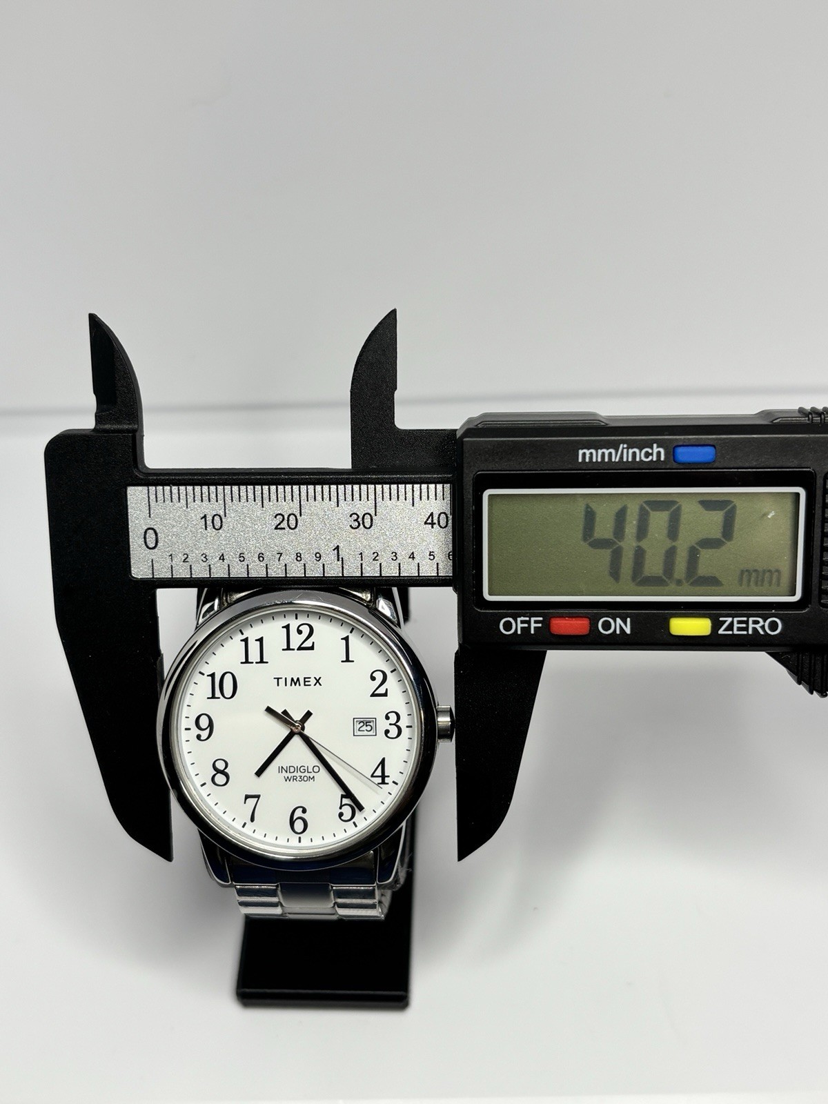 Timex Indiglo Quartz 40mm White Dial SS Bracelet Date WR30M Analog Watch