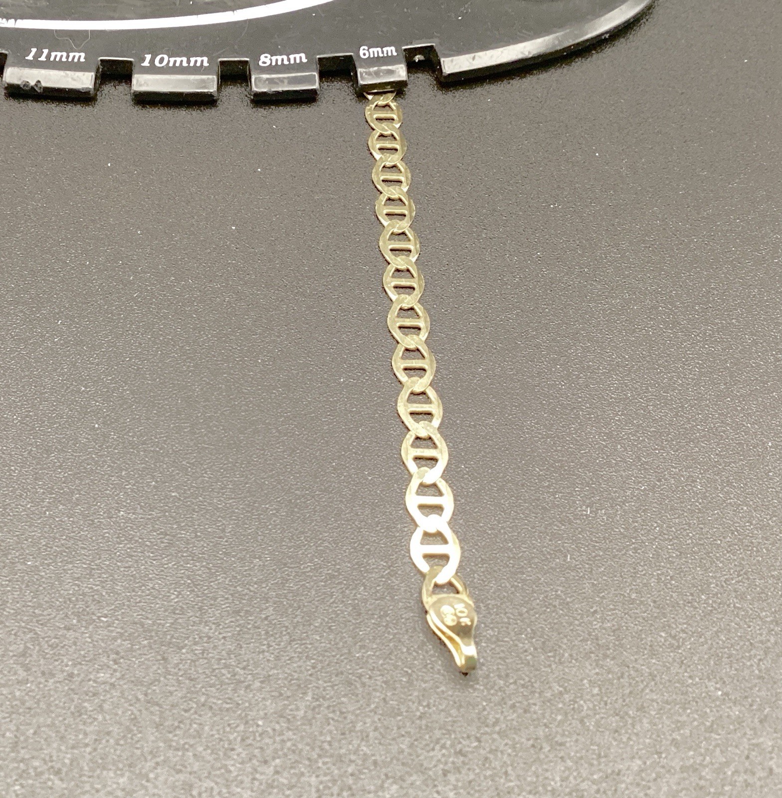 Real 10 KT Stamped Yellow Gold Mariner Link Chain Bracelet Unisex 8” L, 6mm W