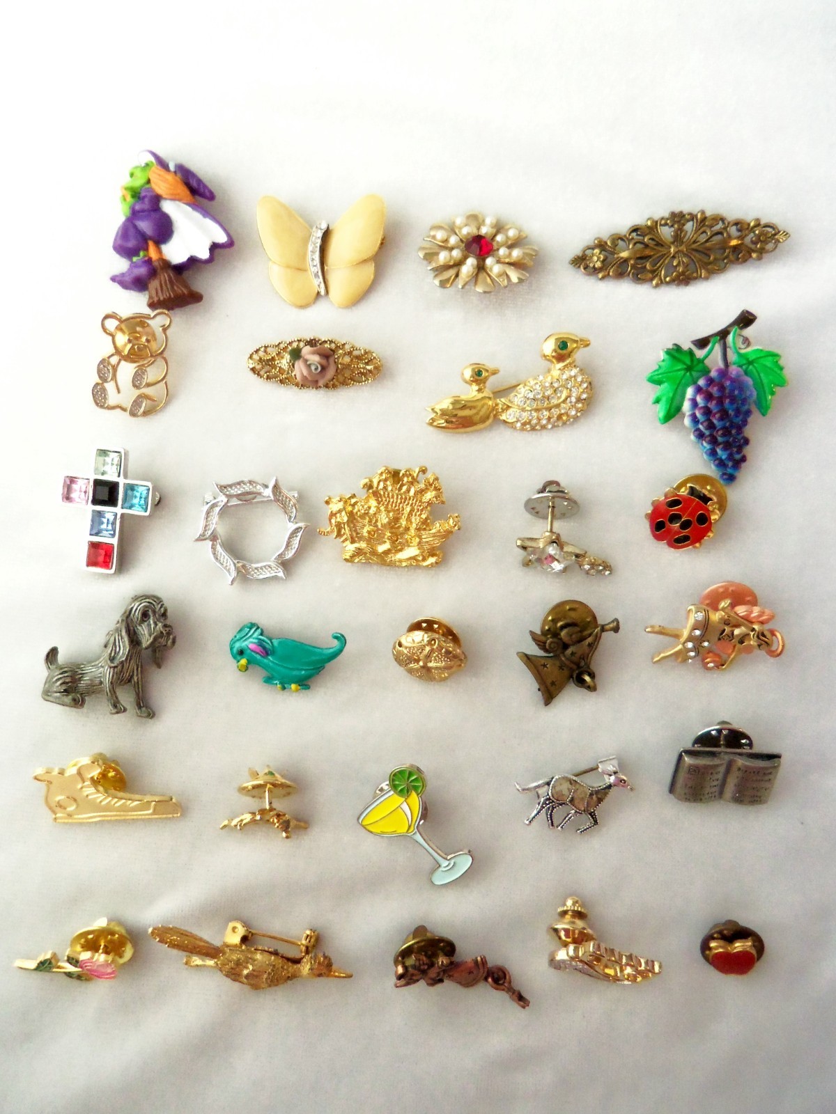 28 PC Vintage Mixed Lot Vintage Small Pins & Lapel Pins #1B