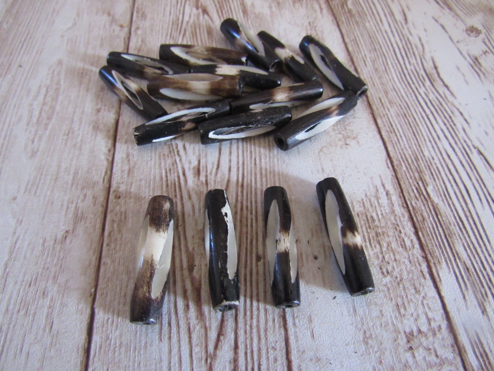 Buffalo Bone Two Tone Carved Hairpipe Beads Jewelry Crafts 1 Strand 3 sizes 545