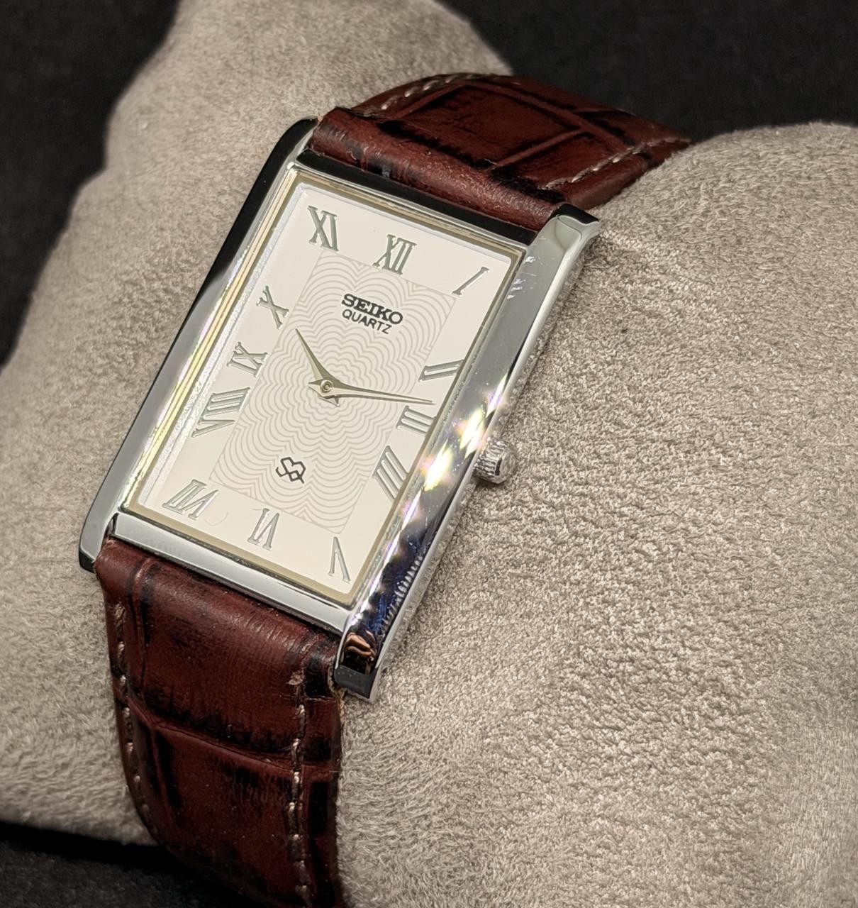 Vintage Rare Seiko Slim Quartz Men’s Wrist Watch With Free DDP Shipping