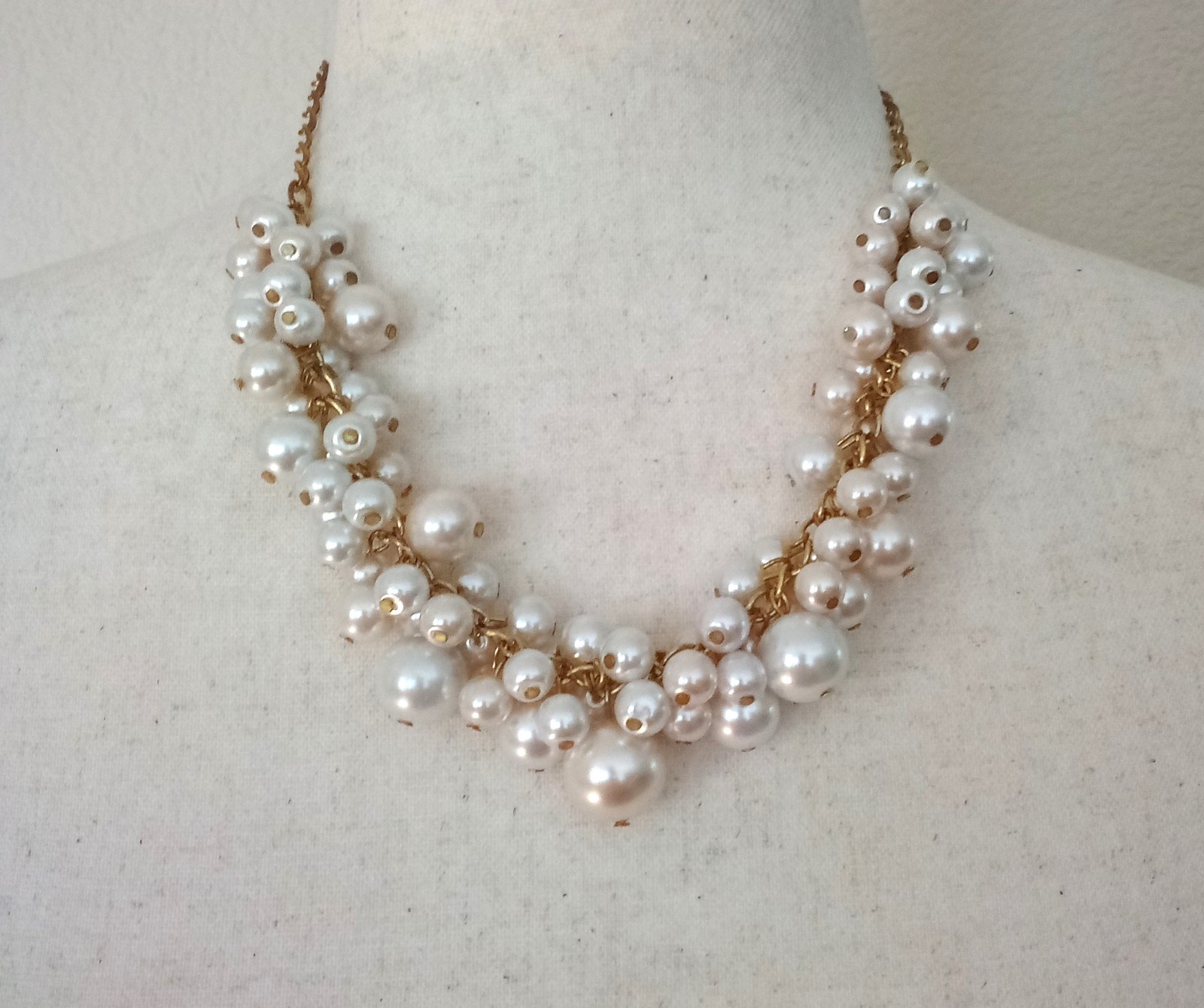 Vintage Faux Pearl Cluster Bead Gold Tone Statement Collar Choker Necklace 19″