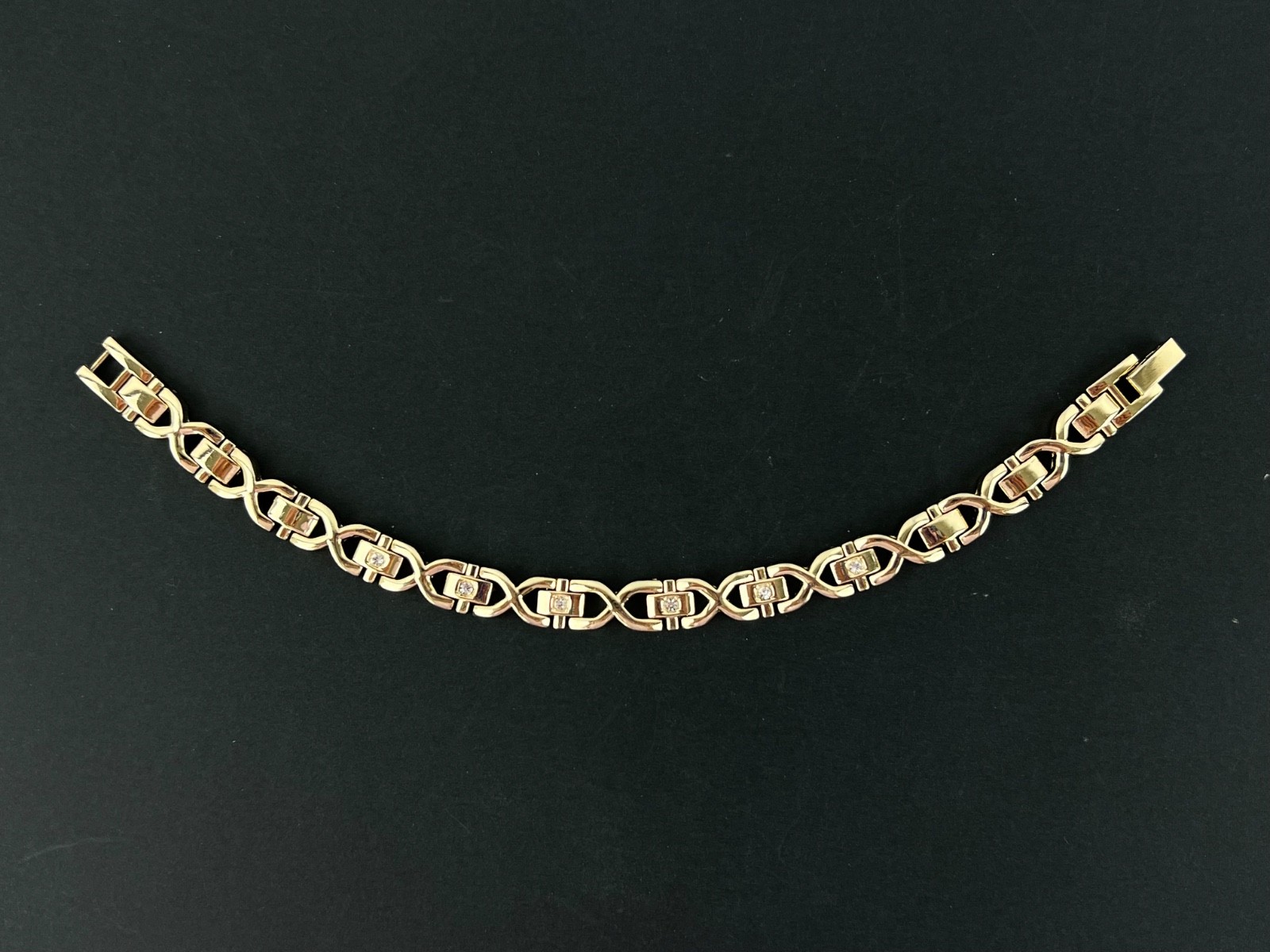 Fashion Gold Tone Rhinestone Link Bracelet 7.5″ Length Fold Over Clasp