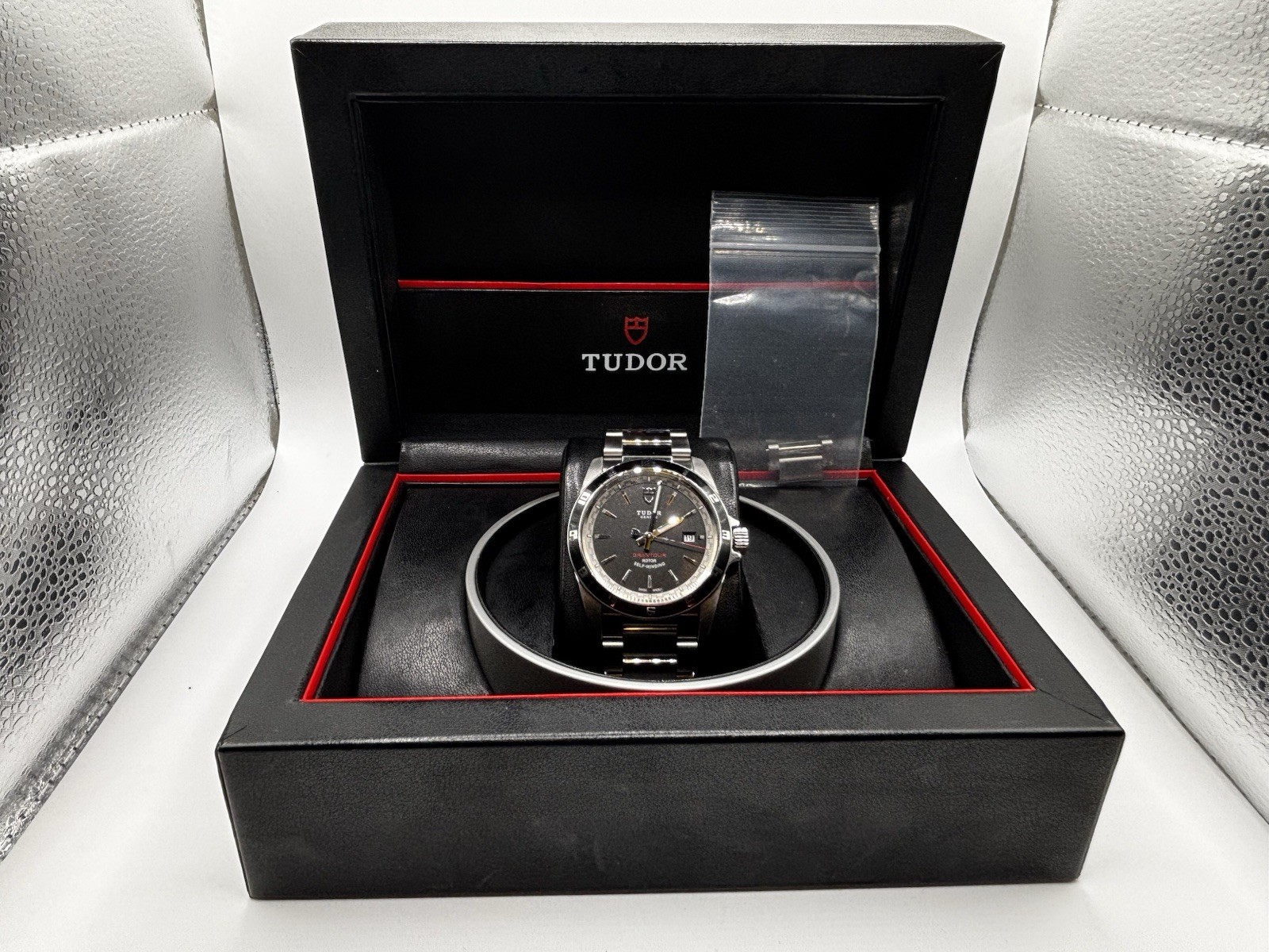 TUDOR Grantour Date 20500N