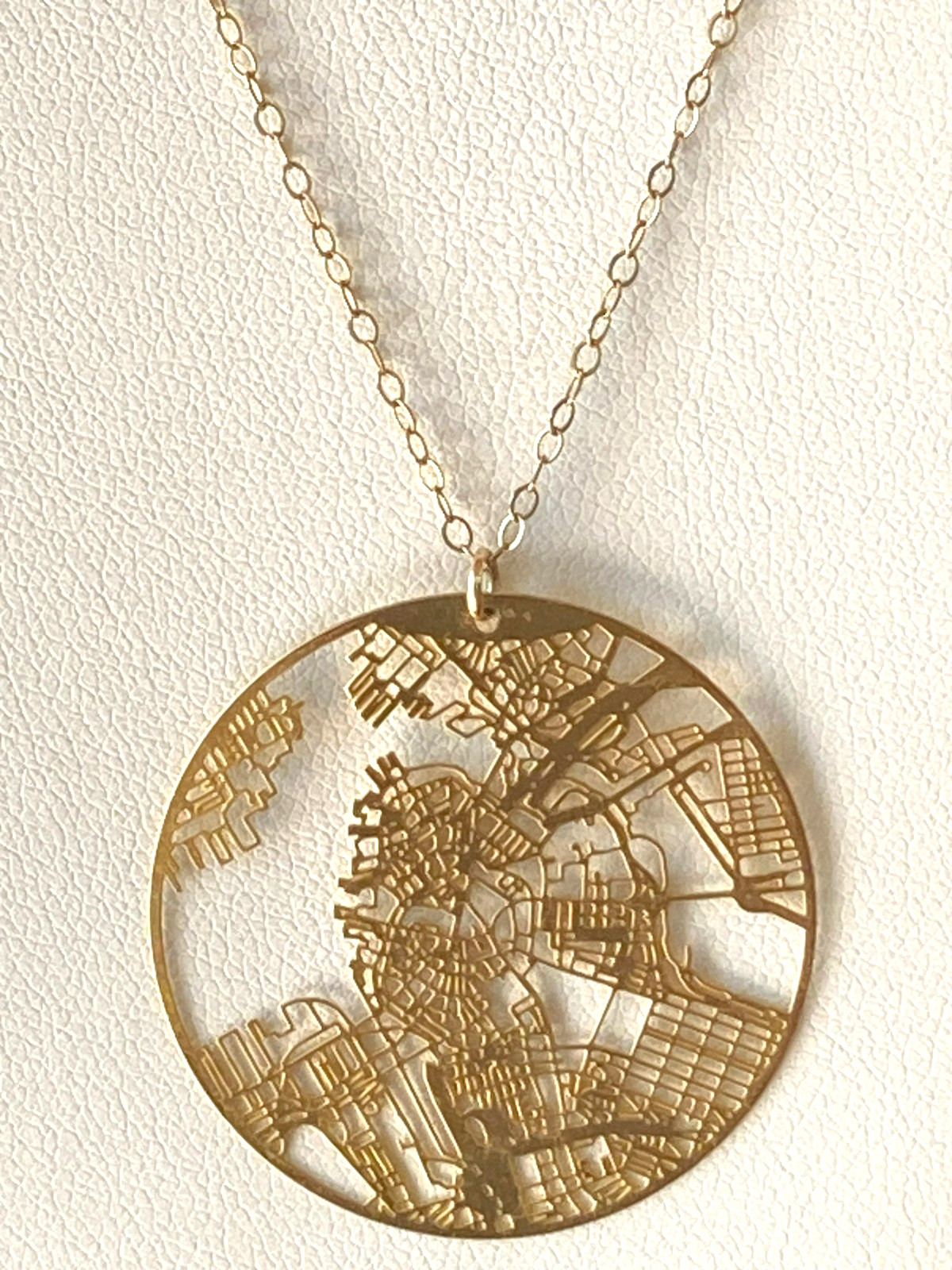 MSCO 14k Gold Filled 18″ Necklace with Large Round Laser Cut Pendant