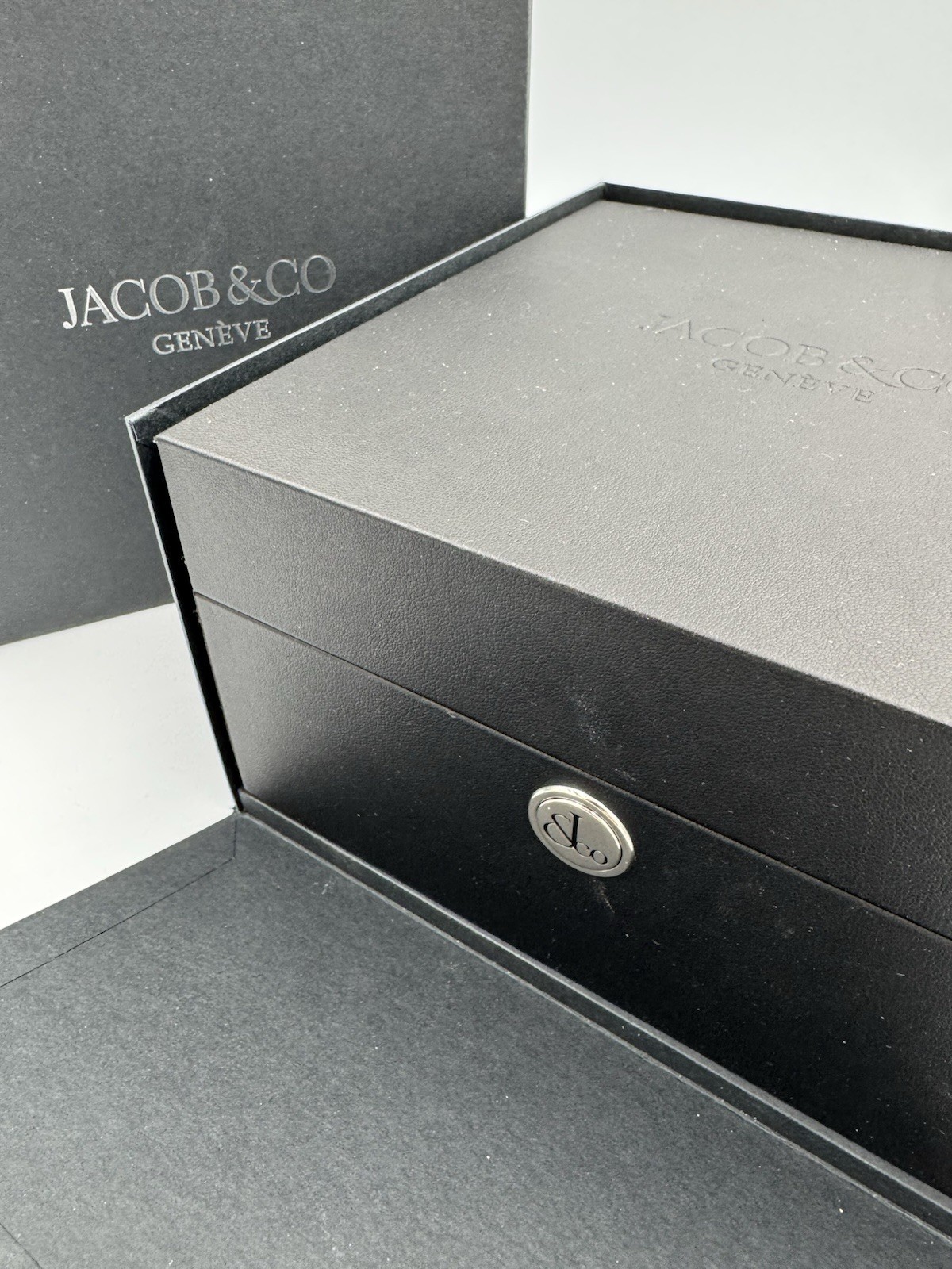 Jacob & Co. Brilliant Saphire 44mm Double Diamond Bezel Watch Box only 999 made
