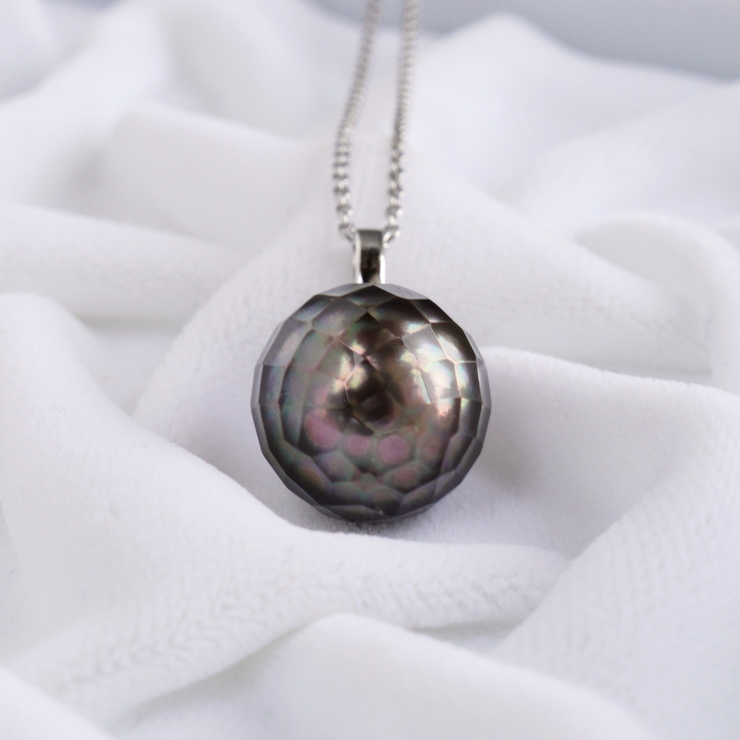 Faceted 13.7mm Pigeon-Gray Round Tahitian Pearl Pendant, 18K White Gold & Dia.