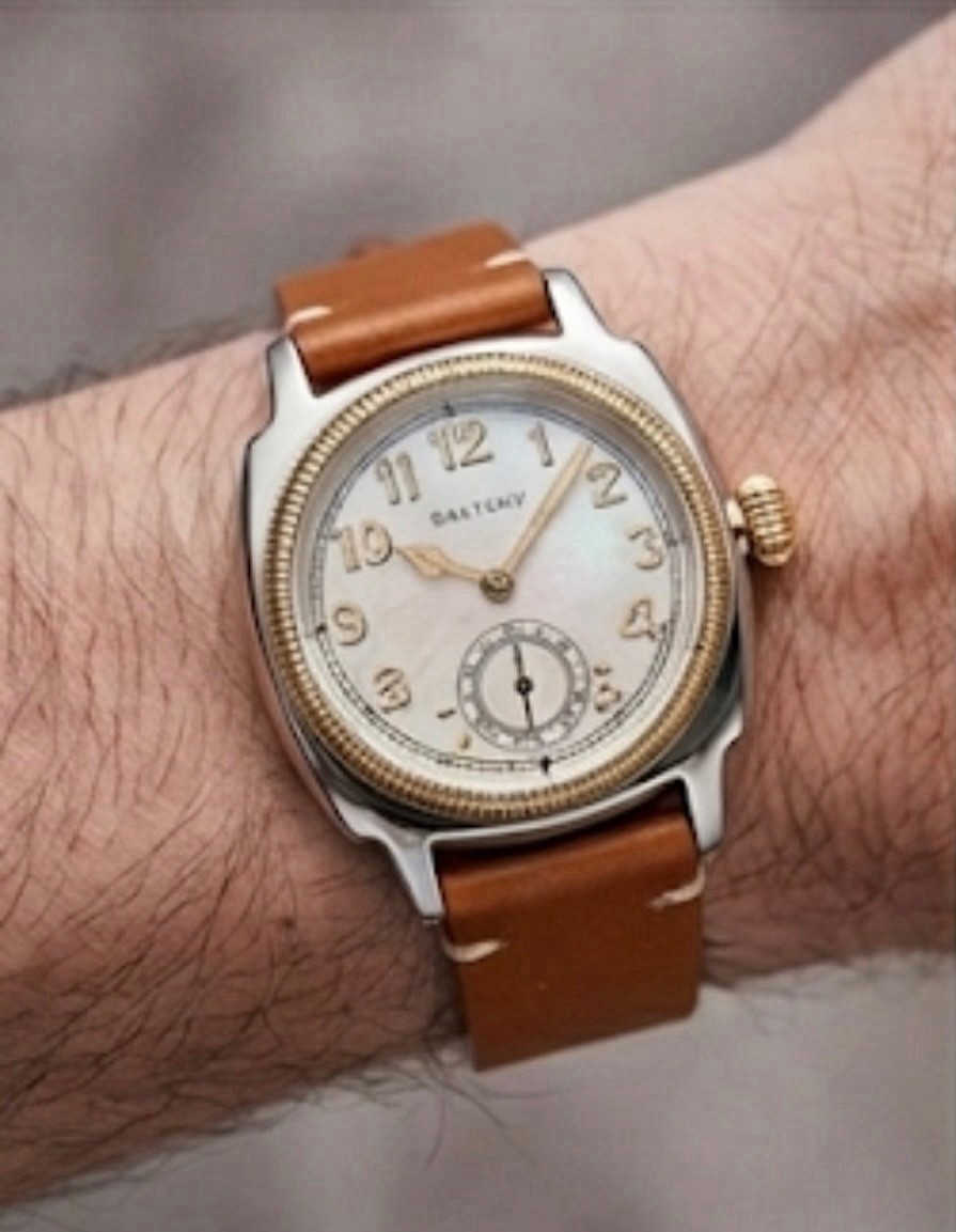 Baltany 1926 auto watch w/ 4 straps = 4 looks in one set