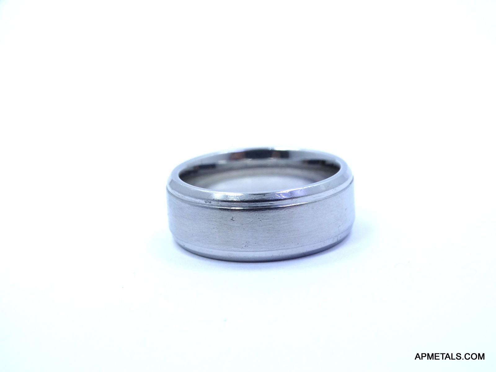 Men’s O2 Cobalt Chrome Benchmark Silver Beveled Edge 9mm Band Ring Comfort Fit