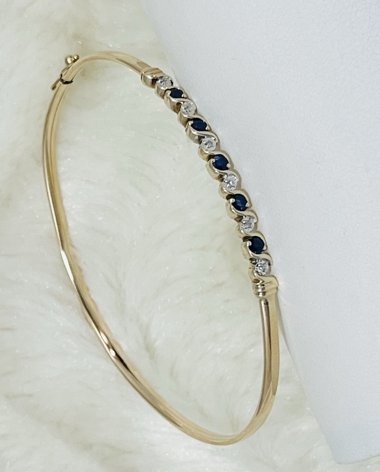 10K GOLD DIAMOND & SAPPHIRE BANGLE BRACELET VINTAGE IRVING M. PLANICK EUC