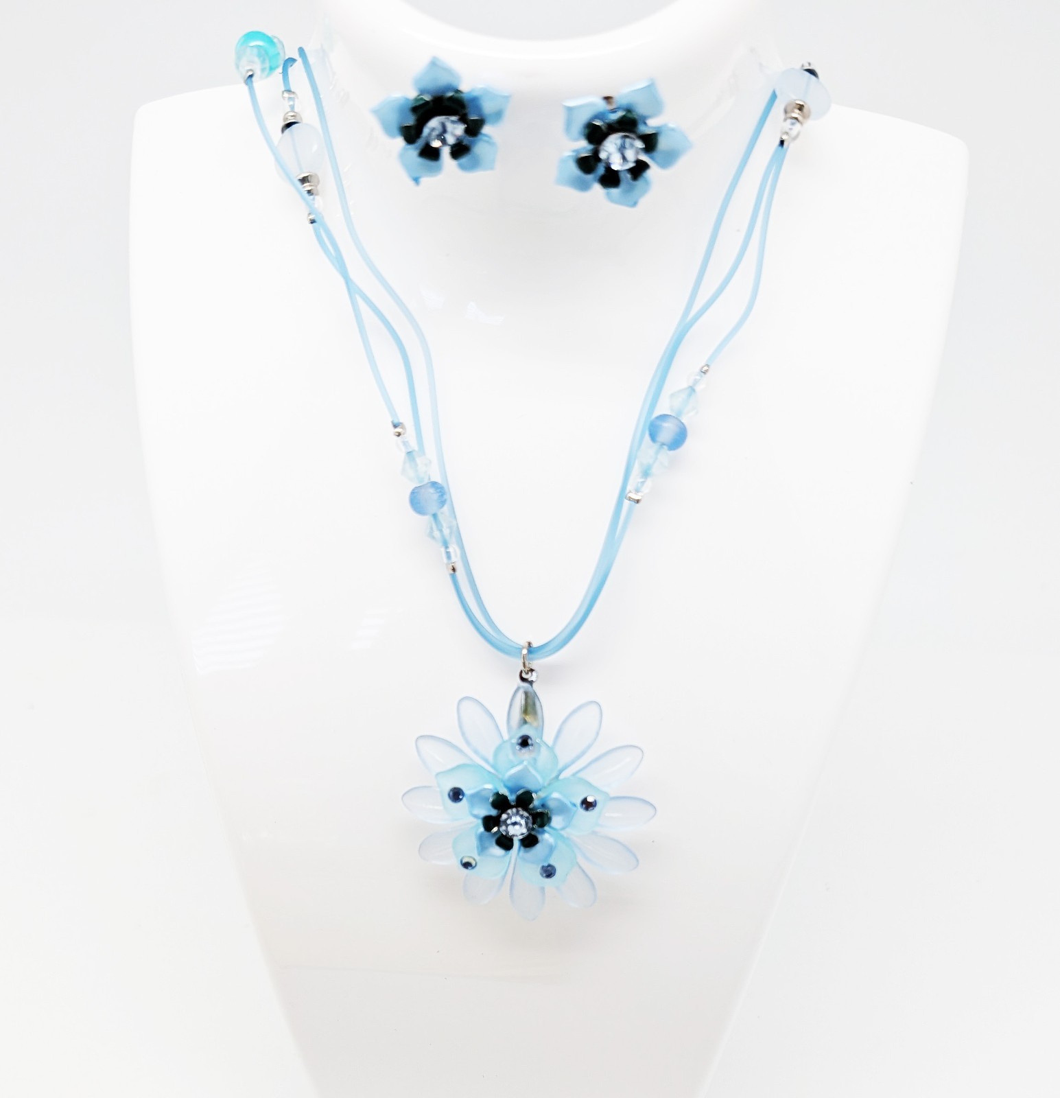 DESIGNER INSPIRED BLUE CRYSTAL FLORAL ENAMEL ACRYLIC BEAD SILVER JEWELRY SET