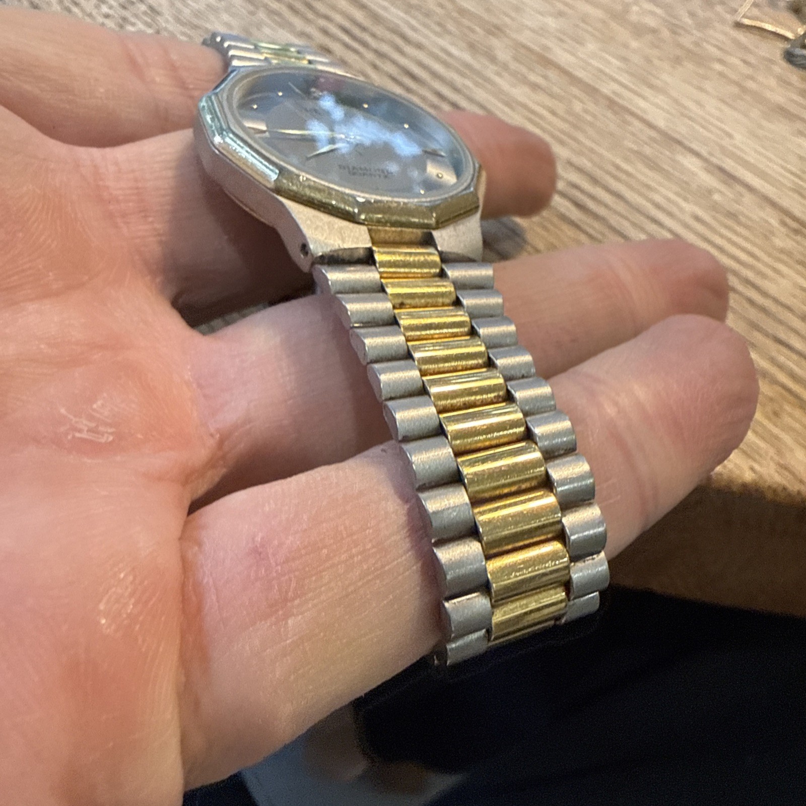 Vintage Mens Helbros Gold Tone Quartz Japan Needs Battery