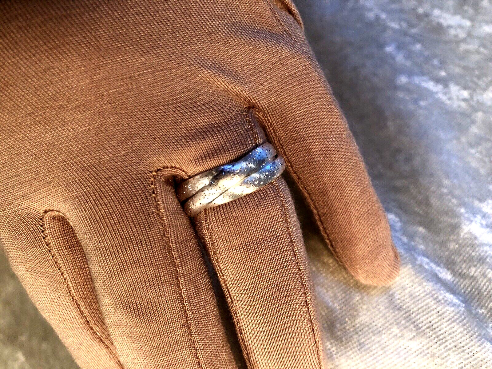 ULTRA FINE 950 SILVER TEXTURED ROLLING RINGS, SIZE 8 (M4563-24)