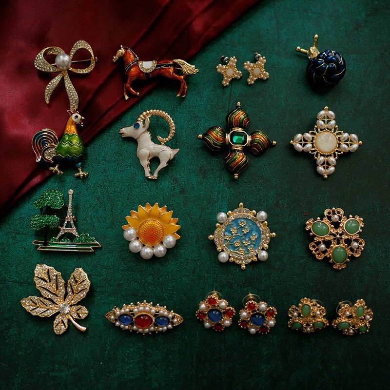 Vintage brooches, enamel brooches, vintage flower brooches, plants, animals, ins