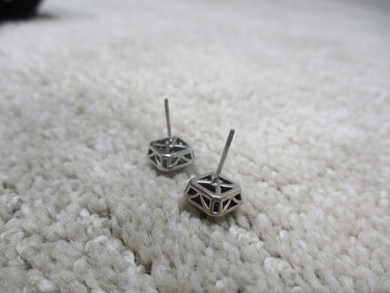 Box Style Earrings Jewelry 925 Silver Stud Tone Studded