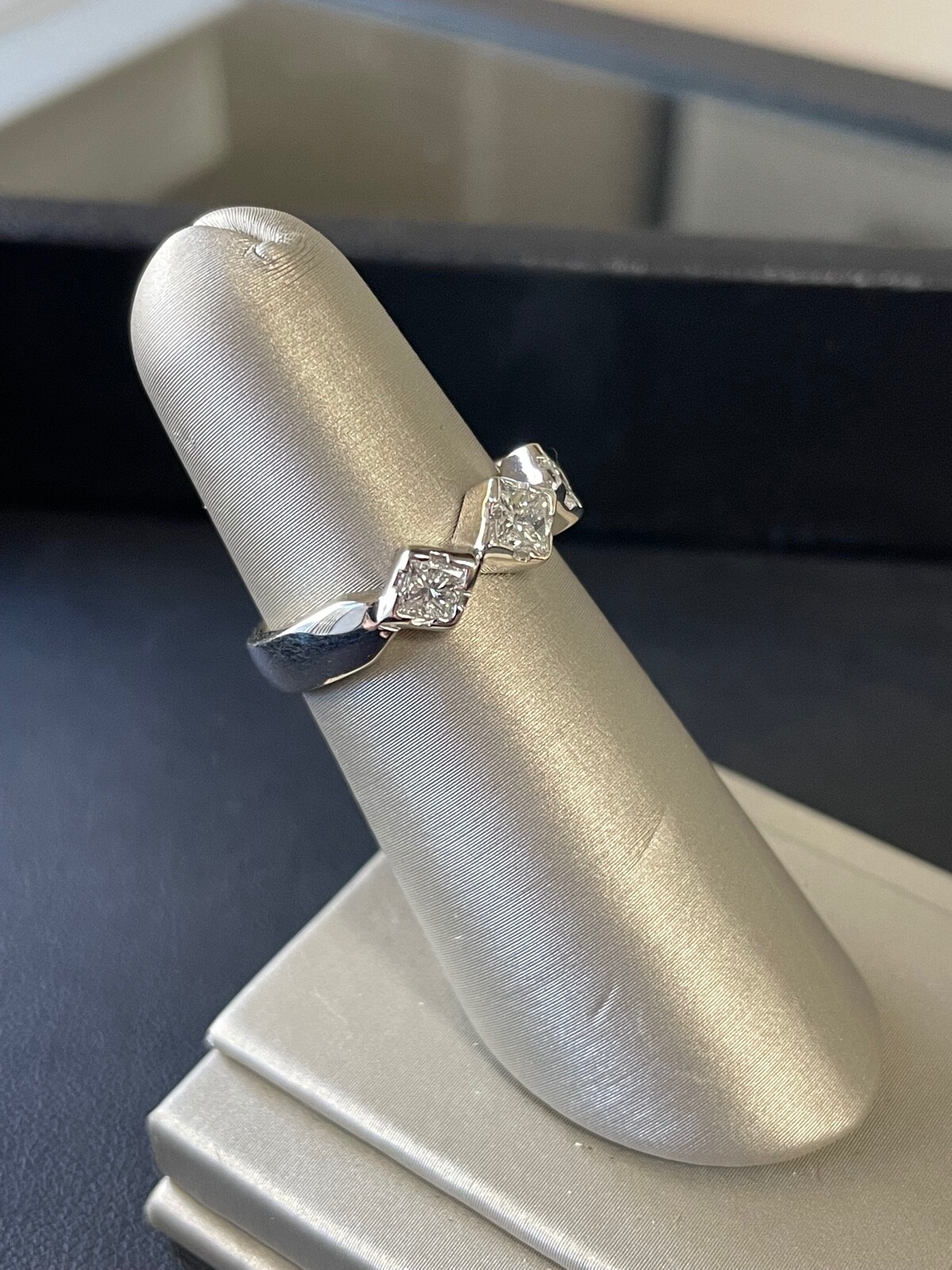 Beautiful 18K White Gold 1cttw VS/SI, G Color Princess Cut 3 Stone Diamond Ring