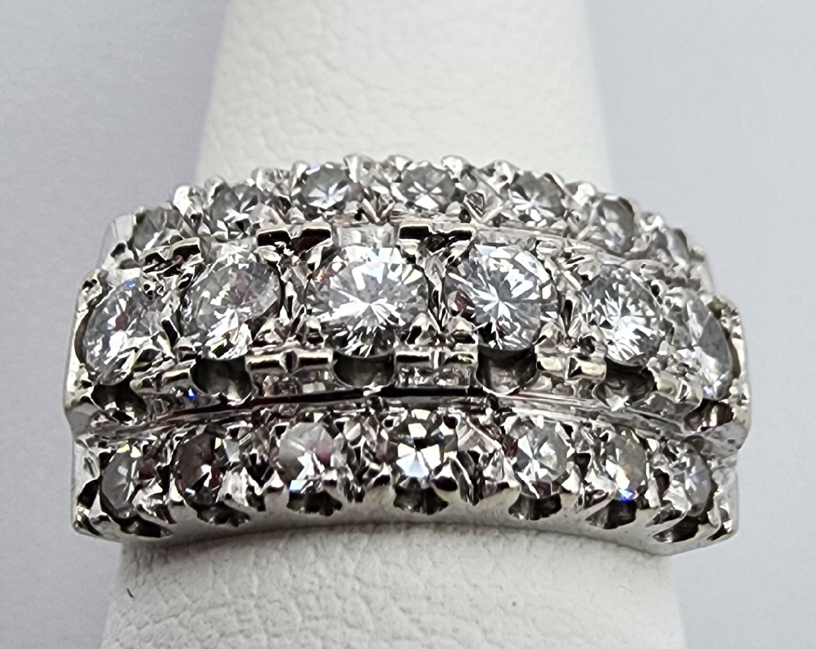 14k .585 White Gold Diamond 1.04 ctw 3 Row Ring Sz 5.25 Ring Au 2357