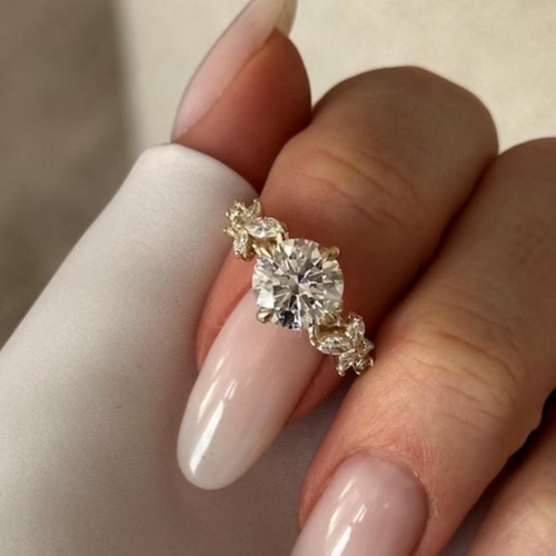Lab Grown Diamond 2.80Ct Round-Cut Solitaire Engagement Ring VS1 14k Yellow Gold