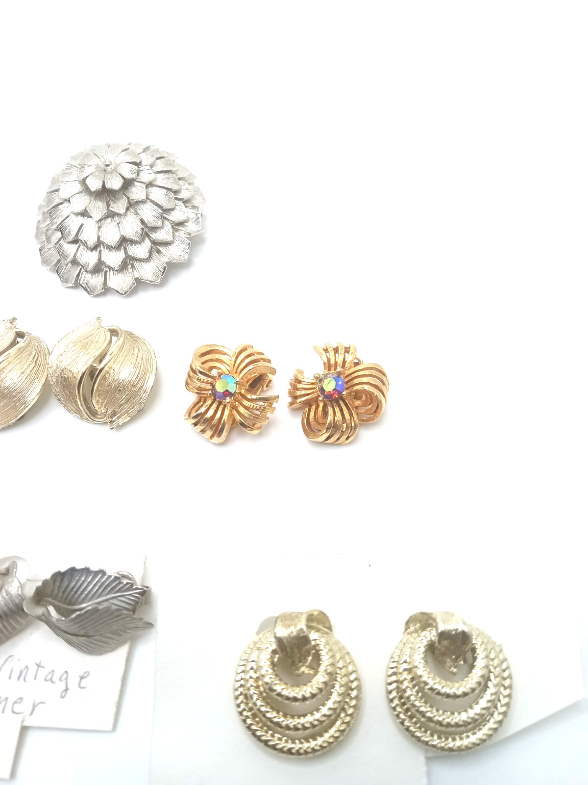 Vtg Lisner 50’s 60’s Clip On Earrings Silver & Gold Tone Lovely Lot of 13 Pairs