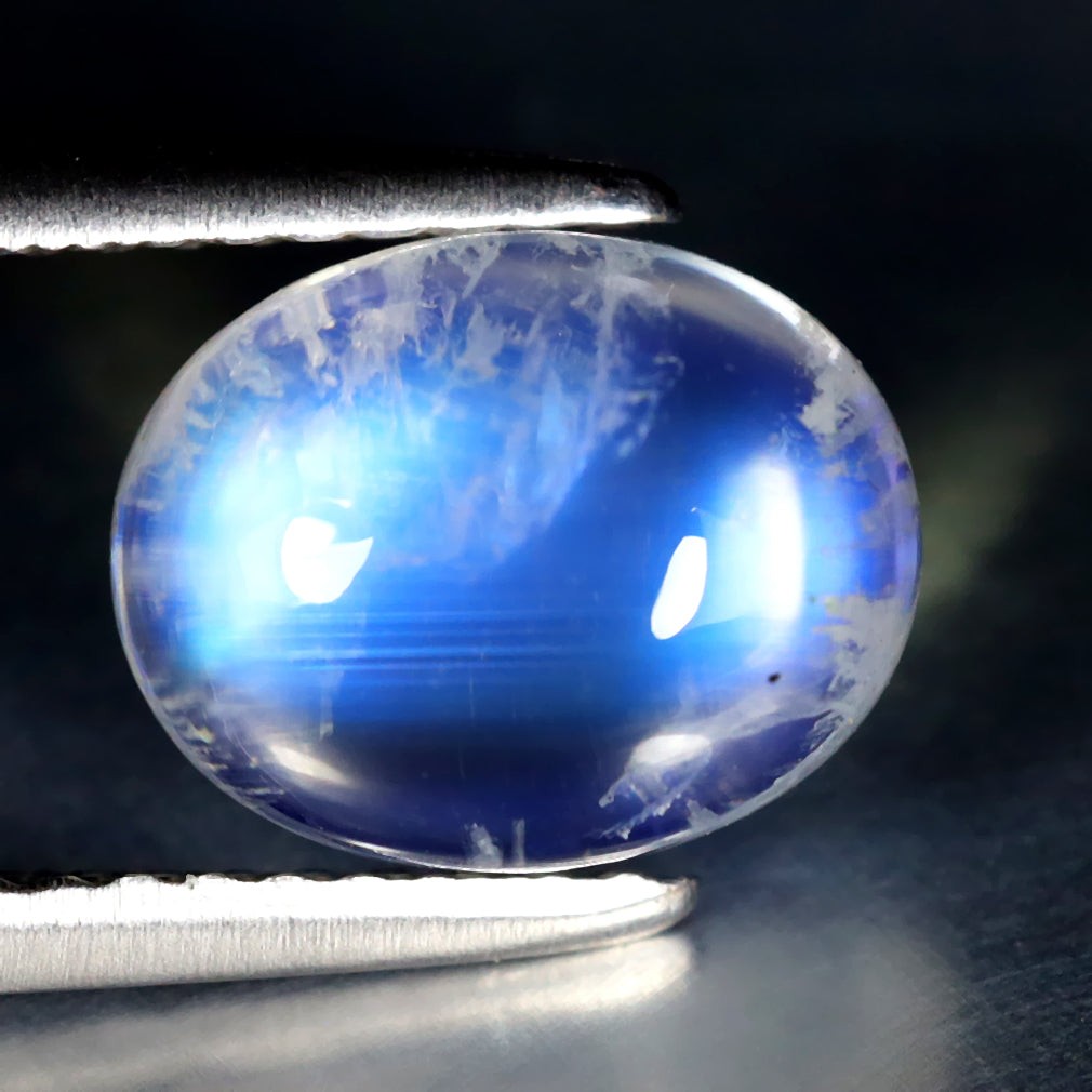 2.33 ct Superior Oval Cabochon (9.08 x 7.21 mm) Natural Rainbow Blue Moonstone