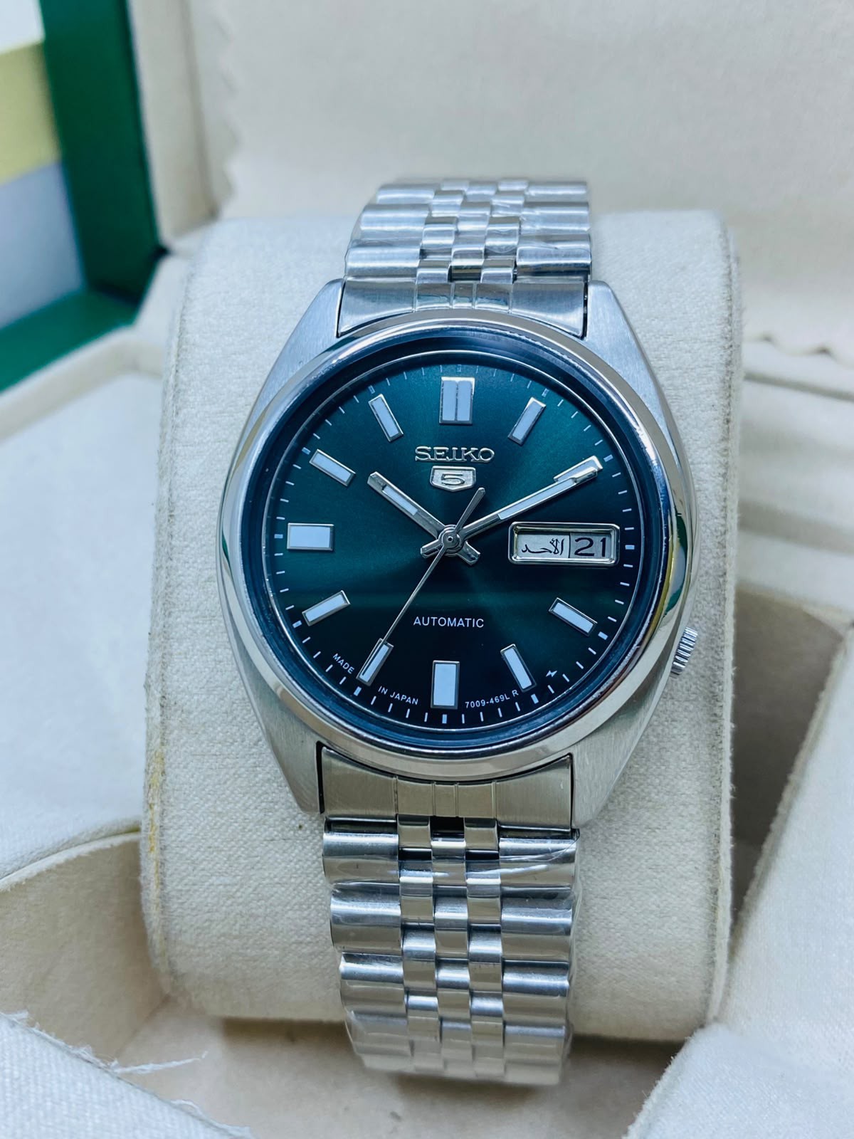 Seiko 5 Automatic 7009-3041 Men’s Day/Date Vintage Japan Watch