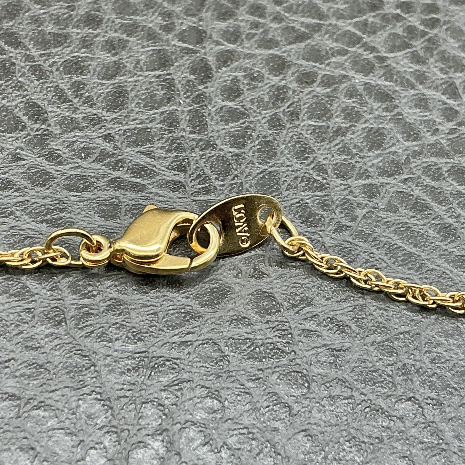 AVON I Love Mom Heart Necklace Red Stone Flower Pendant Chain Womens 18 Inch