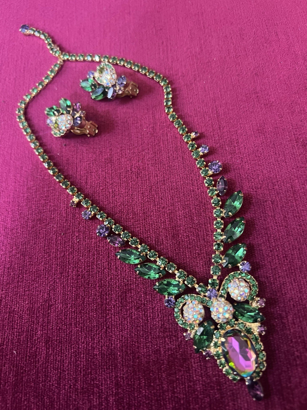 VTG JULIANA STUNNING BIB NECKLACE W/ MATCHING EARRINGS SET GREEN & AMETHYST