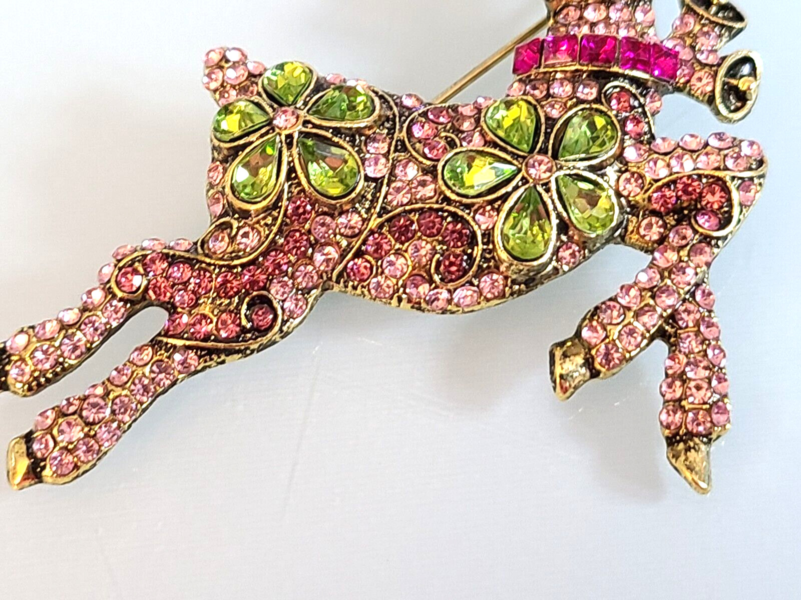 SALE UNBRANDED RARE PINK GREEN HEIDI DAUS “Pretty Prancer” Reindeer Brooch