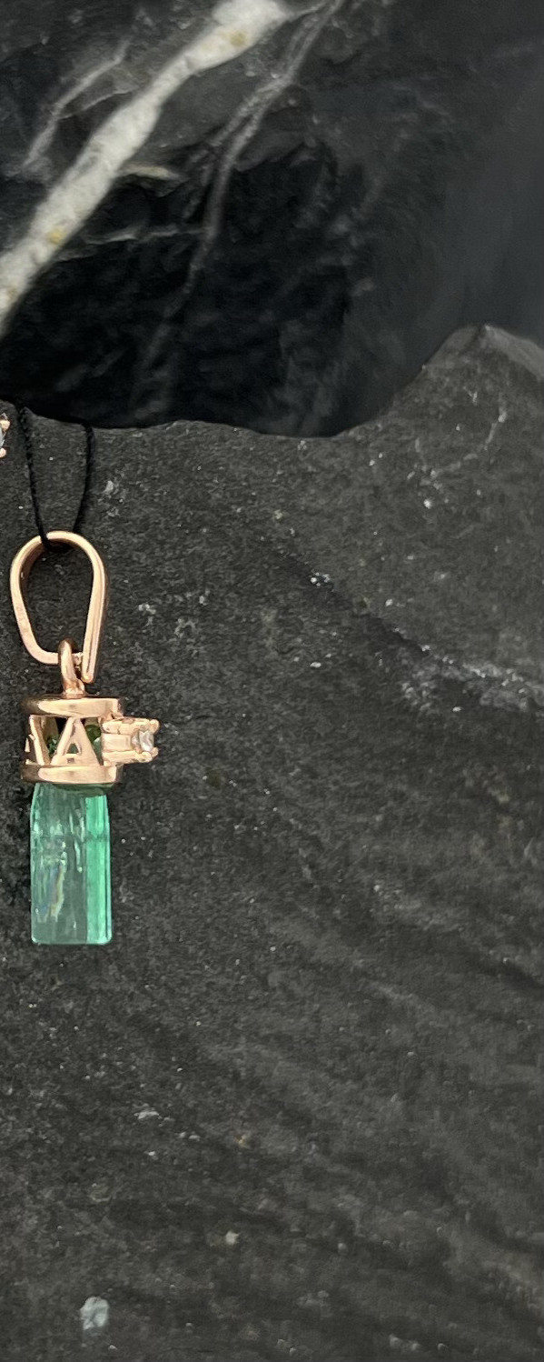 Natural Uncut Colombian Emerald Rough Pendant 18k Rose Gold