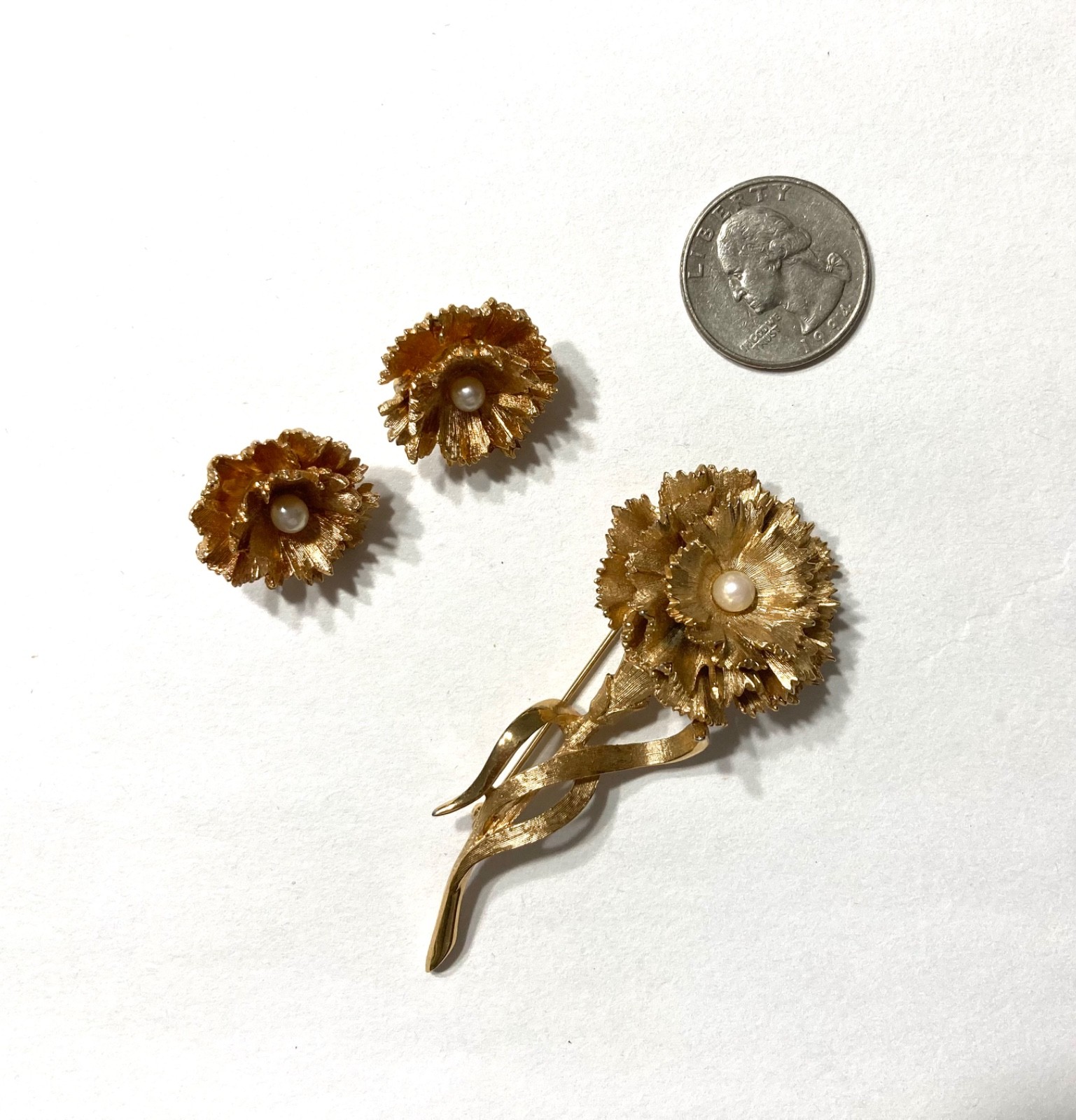 Vtg Marcel Boucher 8366 Carnation Gold Tone Faux Pearl Brooch & Clip Earring Set