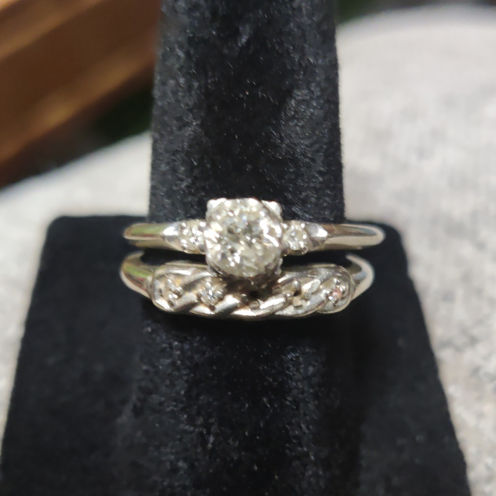 White Gold Diamond Engagement Wedding Ring Set Solitaire with Accents