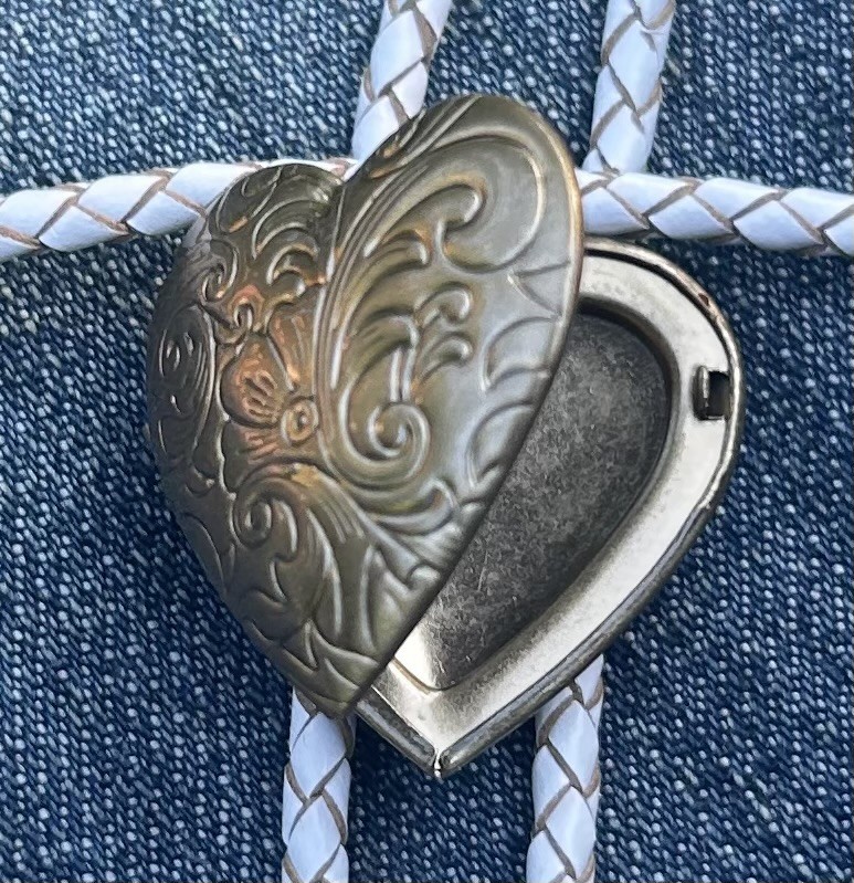 Bronze/Antique Gold Heart Locket Bolo Tie vintage style wedding FREE SHIPPING