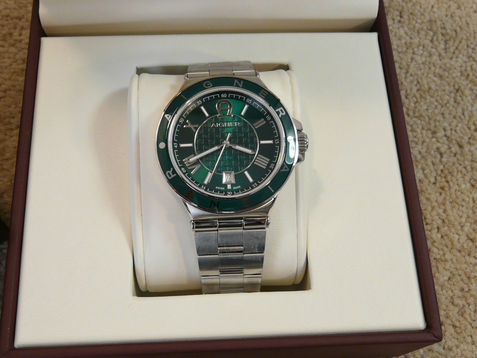 MODERN AIGNER TRIESTE 2 GREEN DIAL SWISS MADE GENTS QUARTZ WRISTWATCH VGC
