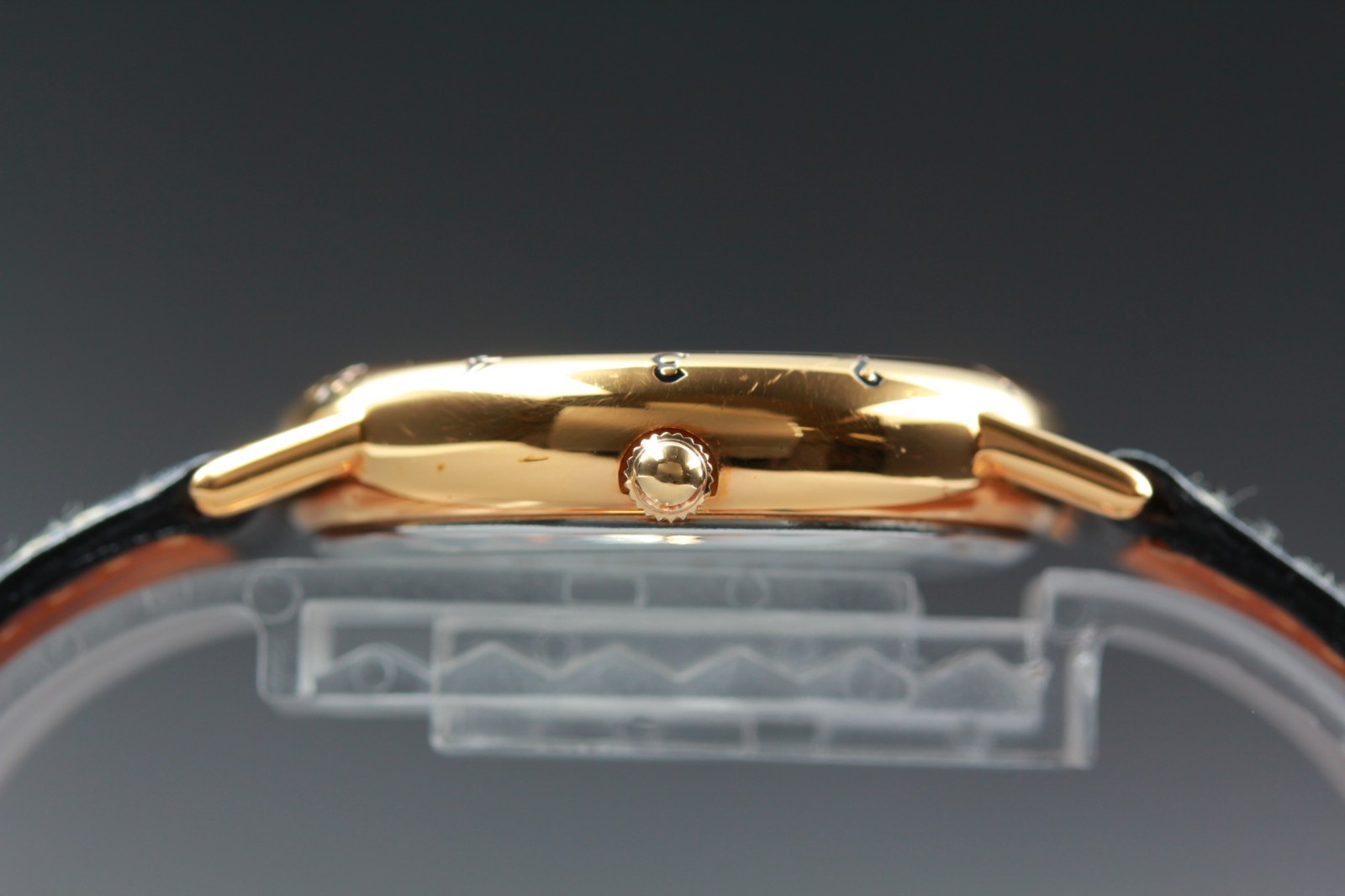 [NEAR MINT] Vintage Pierre Lannier Dog Motif Shell Dial Men’s Quartz Watch JAPAN