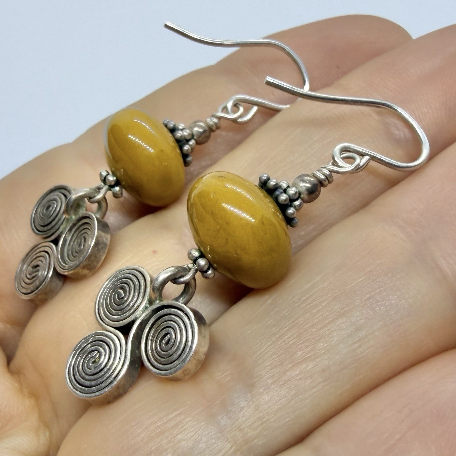 Vtg Boho Mustard Yellow Stone Sterling Silver Spiral Charm Dangle Earrings Hook
