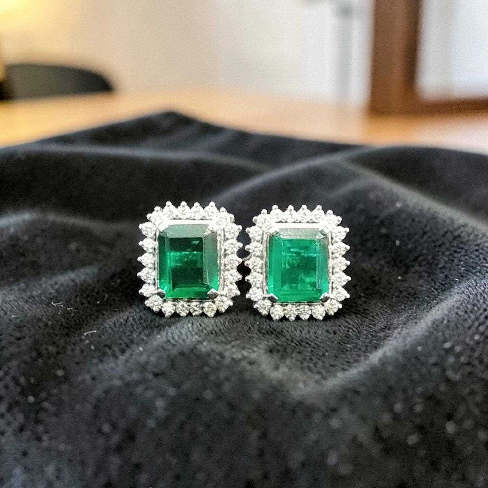 Classy 6.45 Cts Round Brilliant F/VS1 Diamonds Emerald Stud Earrings In 14K Gold