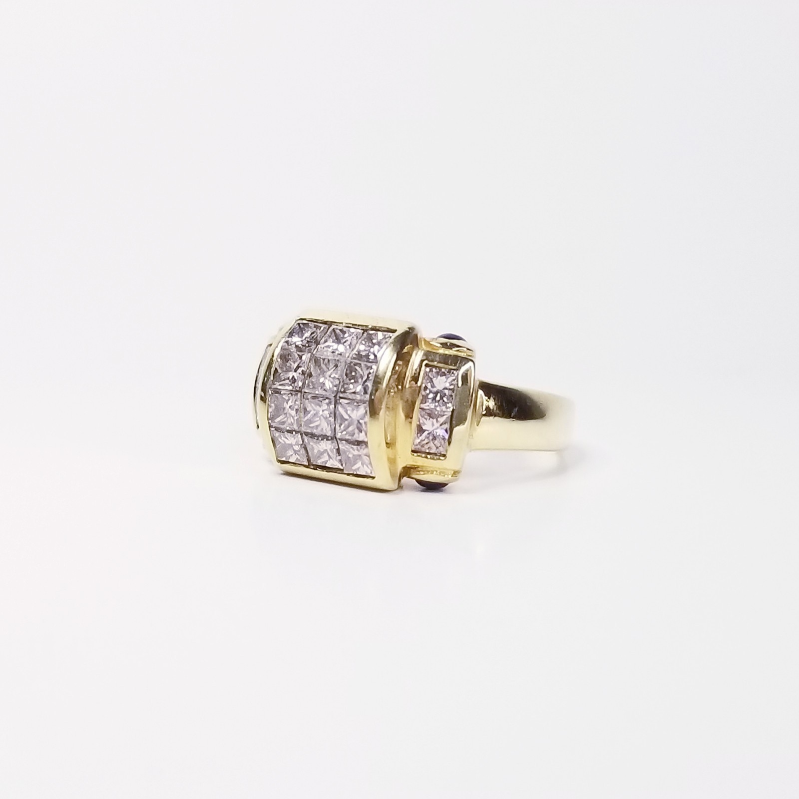 18k 2.0CTW Diamond Ring w/ Cabochon Sapphire Accents Size 6.45 – Great Condition