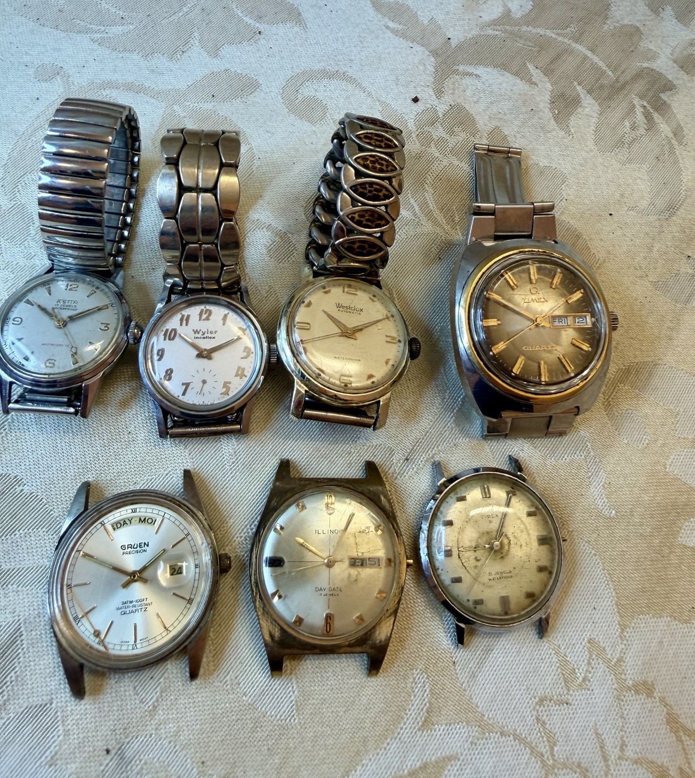 Lot Of 7 Vintage Men’s Watches Gruen Wyler Illnois Westclox Astin Timex